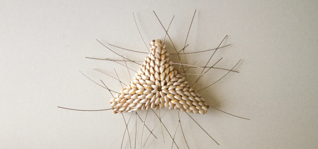 Eduardo Llanos Bustamante: El tejedor de los mundos invisibles